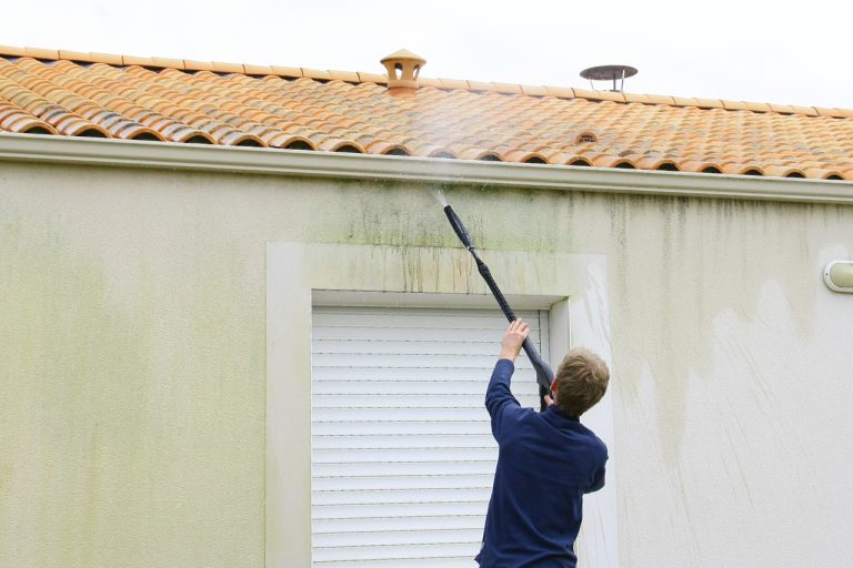 entretien des mur de maison au nettoyeur haute pression