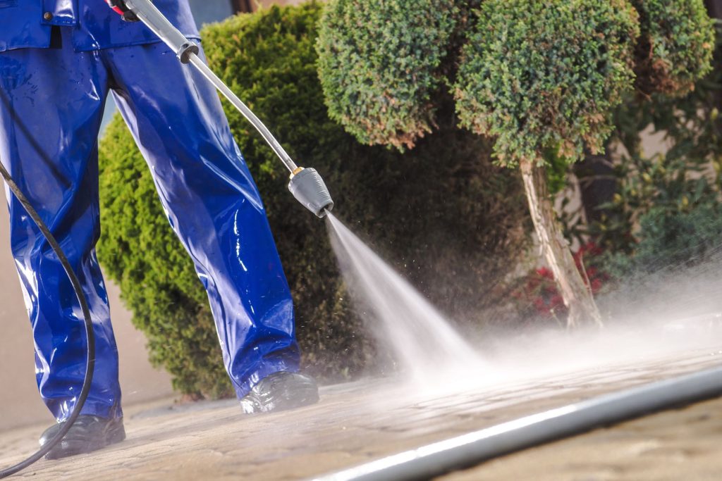 How to Get Your First 10 Power Washing Clients Without Spending a Fortune