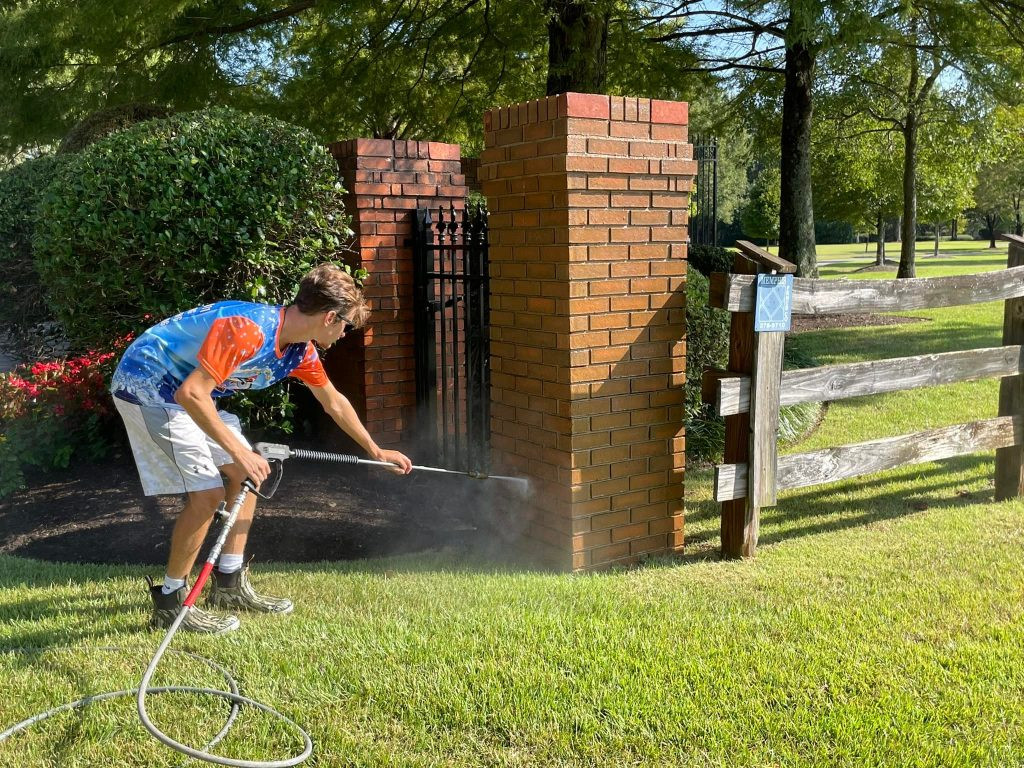 How to Turn First Time Power Washing Clients Into Lifelong Customers