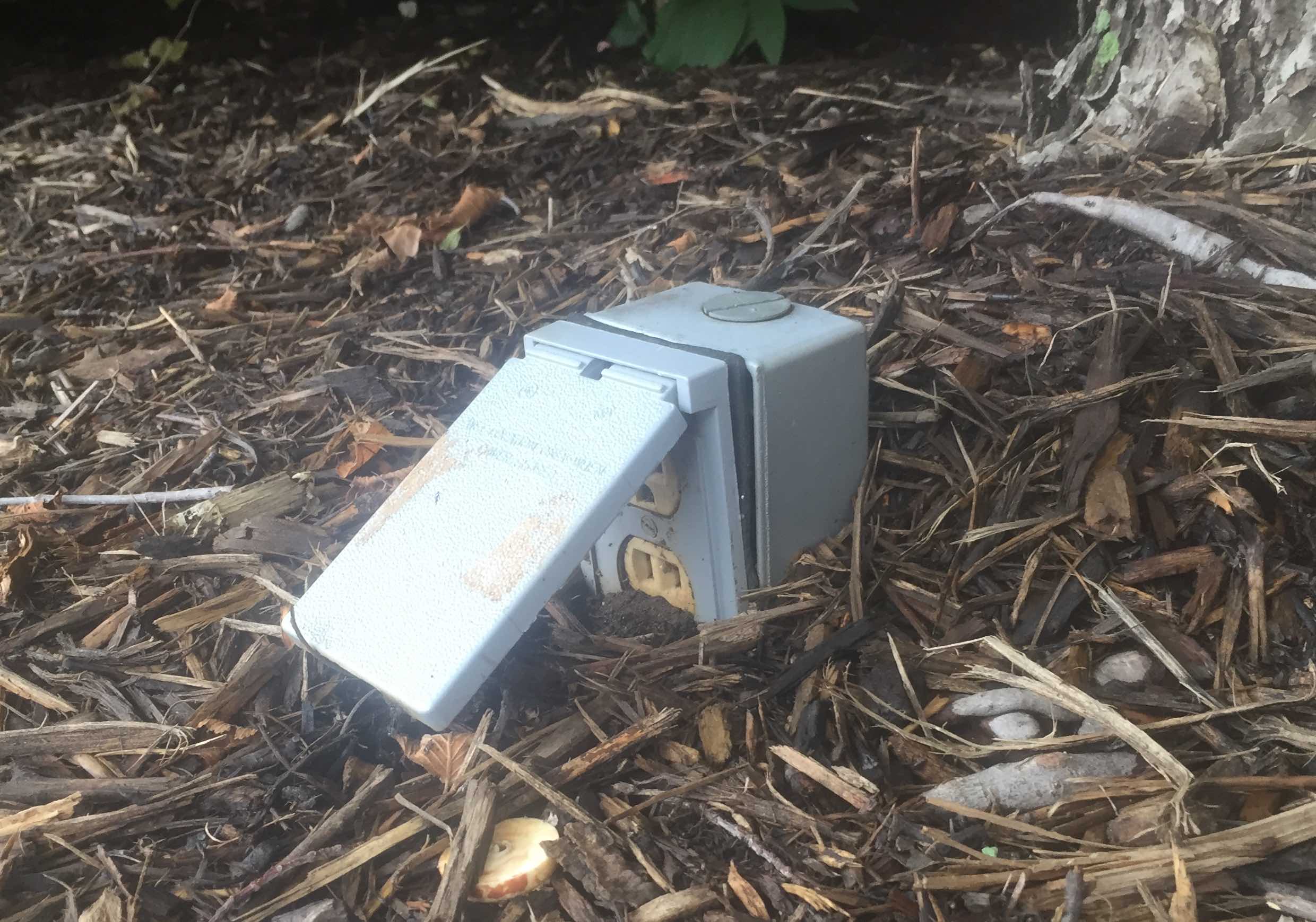 exterior electrical outlet box