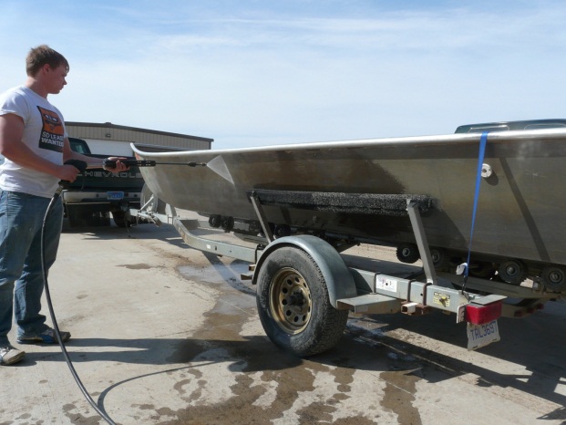 power wash boat trailer