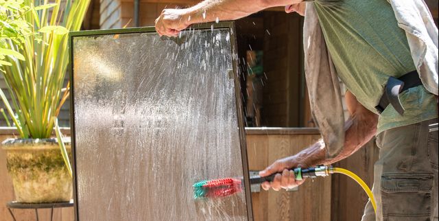power washing window screens