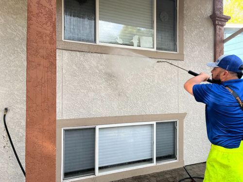 pressure wash stucco
