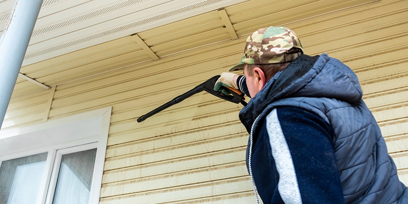 Pressure Wash Vinyl Siding