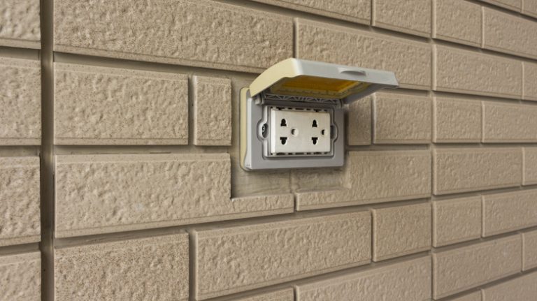 Electric socket