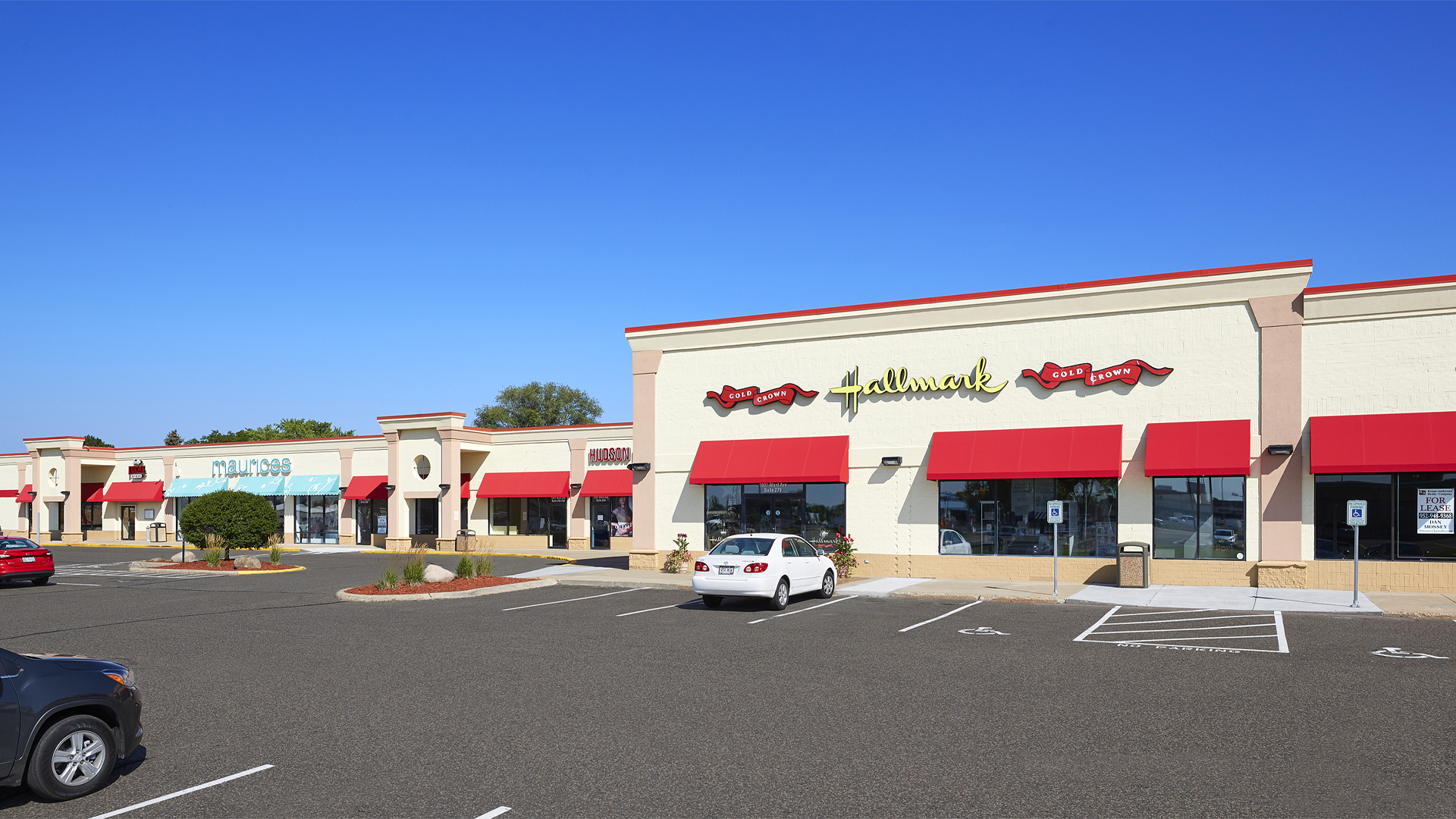 shopping plaza